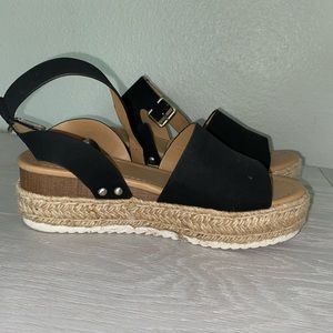 Espadrille sandals